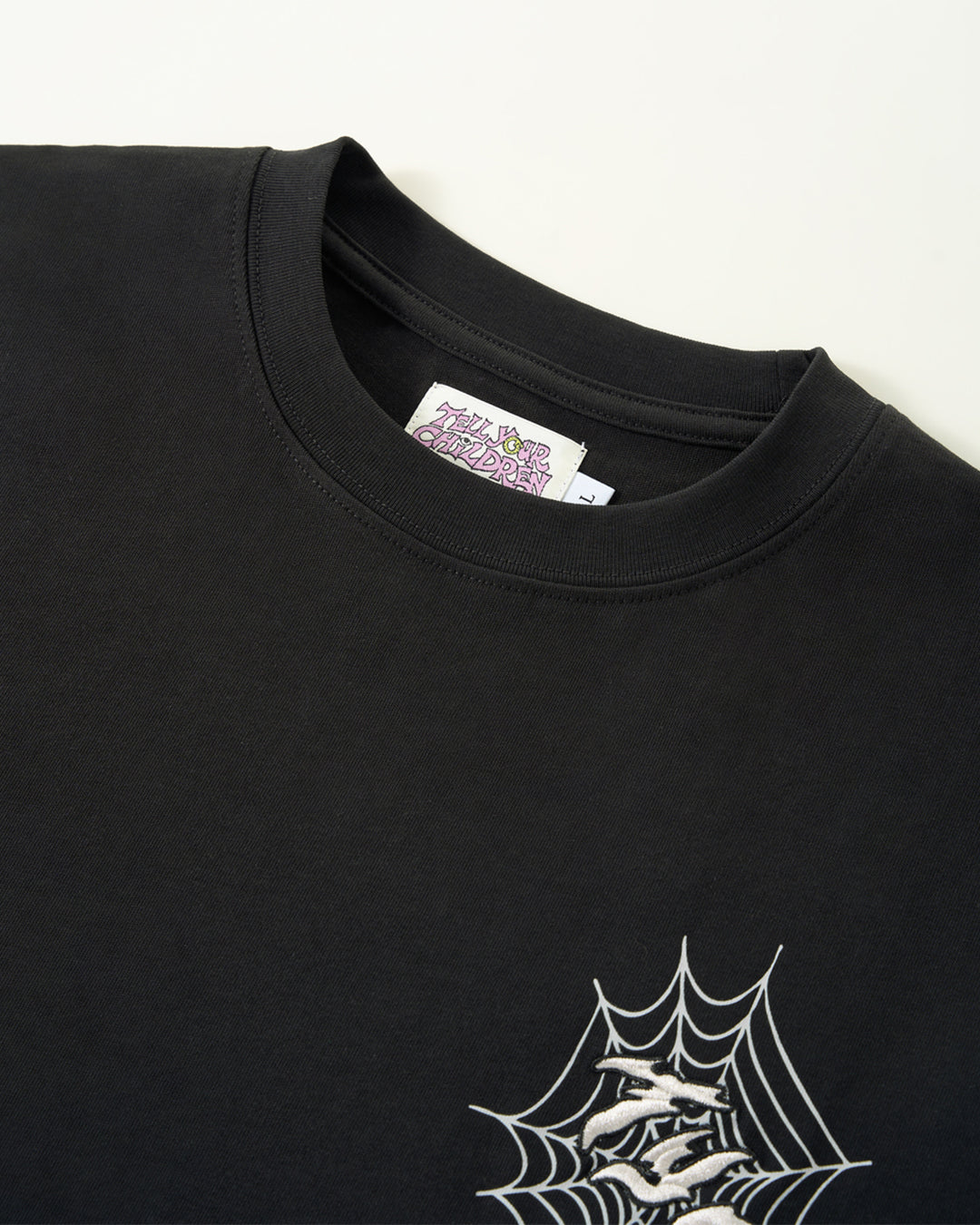 HIDDEN EYES TEE - BLACK