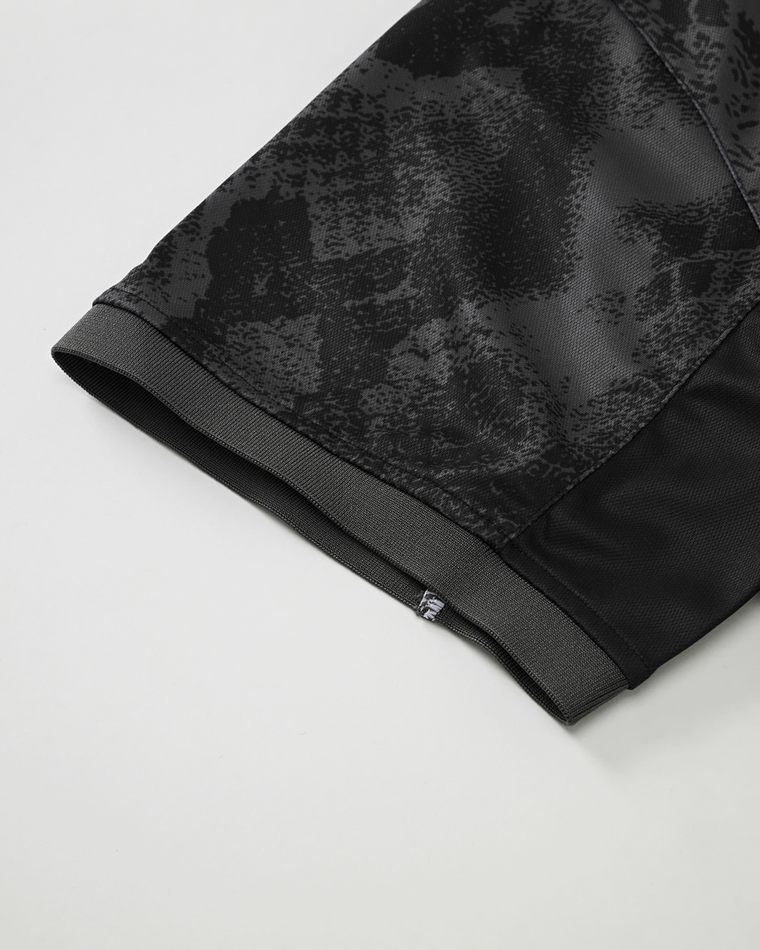 SNAKESKIN CAMO JERSEY - BLACK
