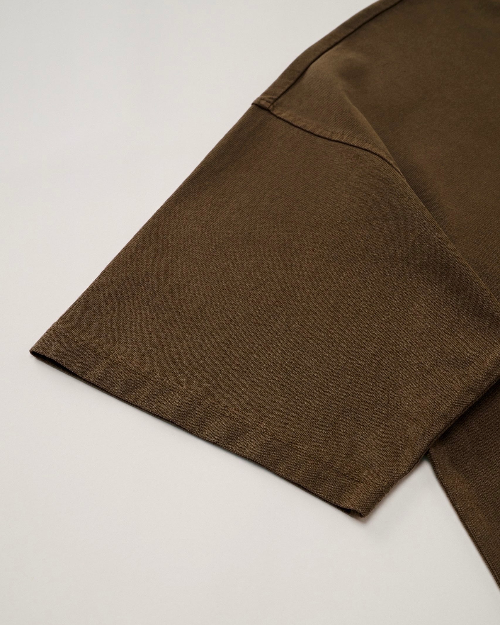 SPELLOUT TEE - BROWN