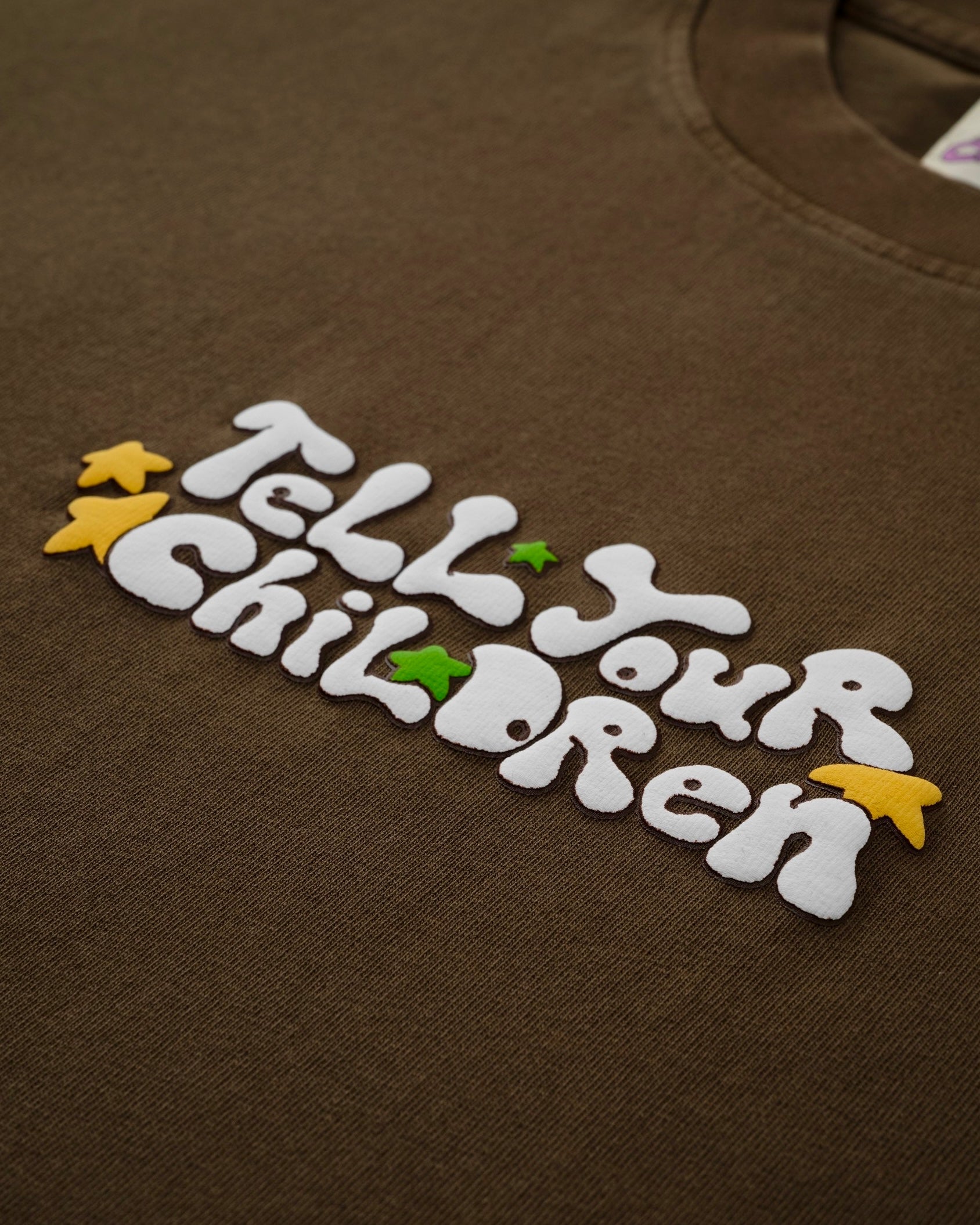 SPELLOUT TEE - BROWN
