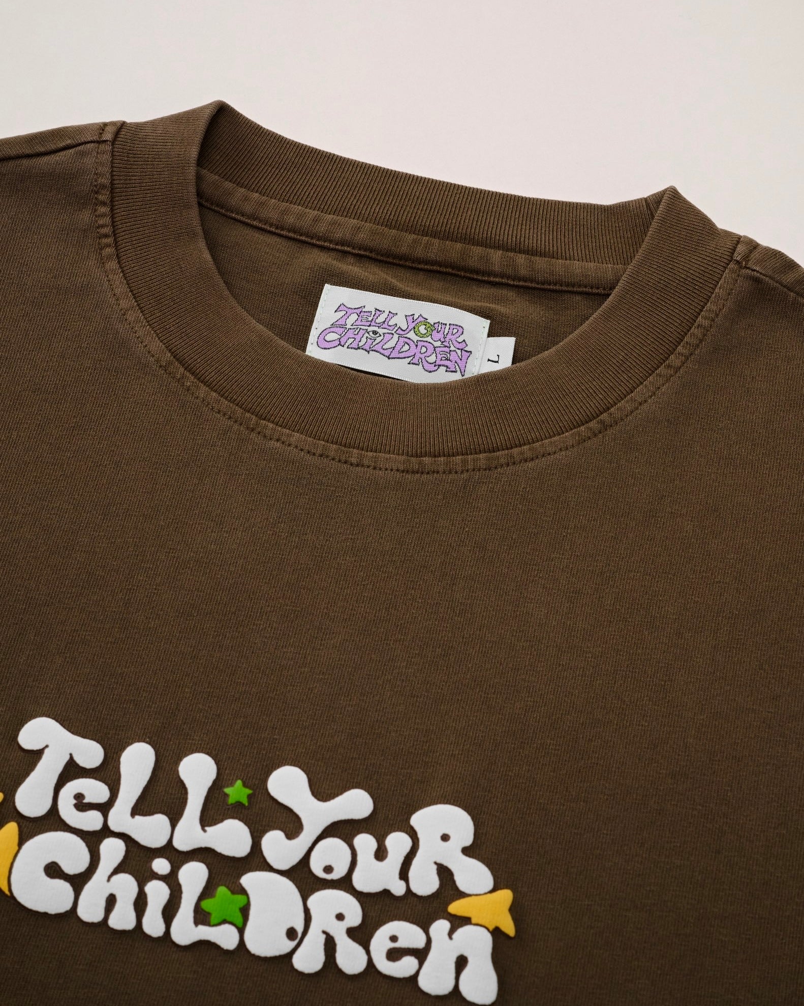 SPELLOUT TEE - BROWN