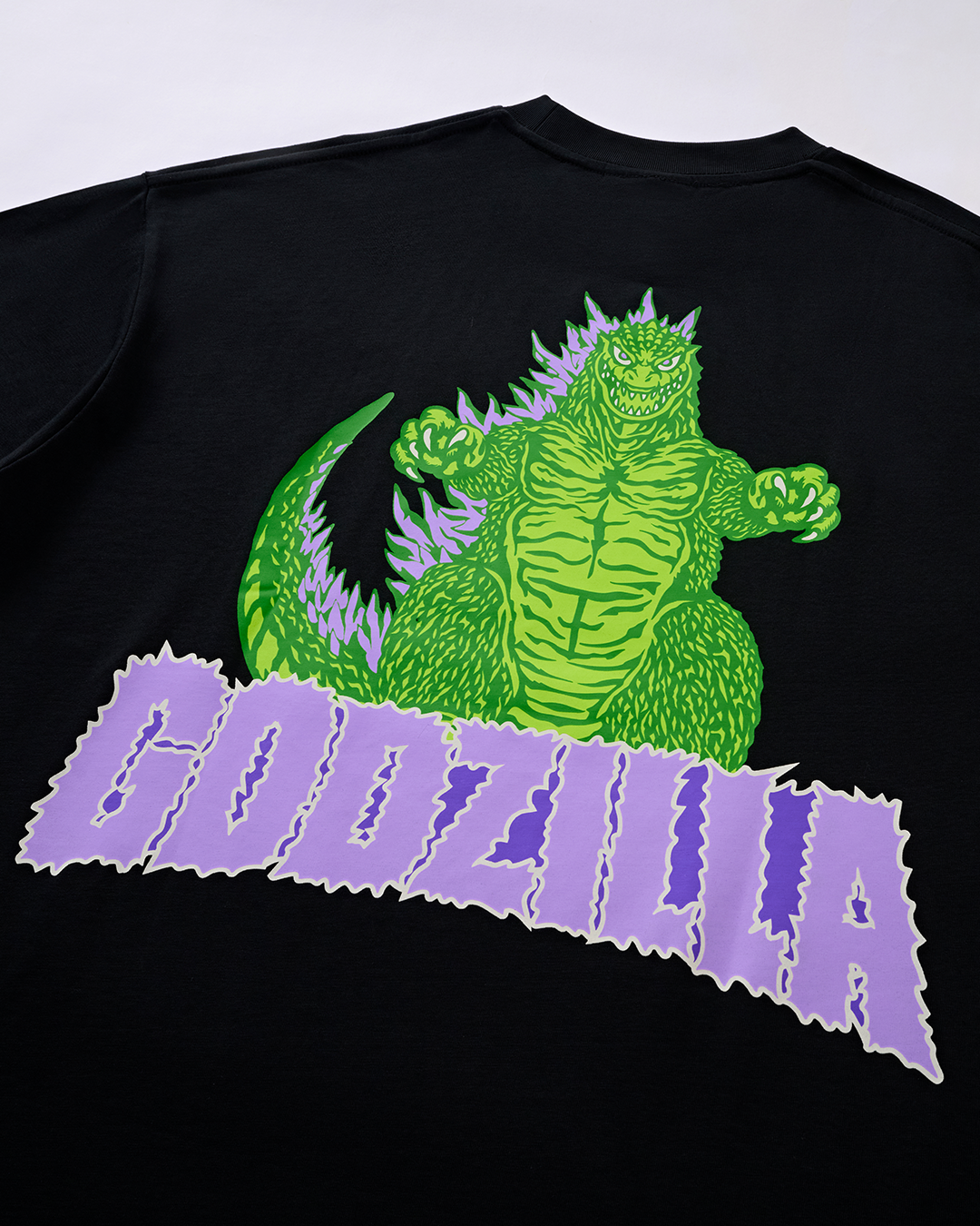 TOWERING GODZILLA TEE - BLACK