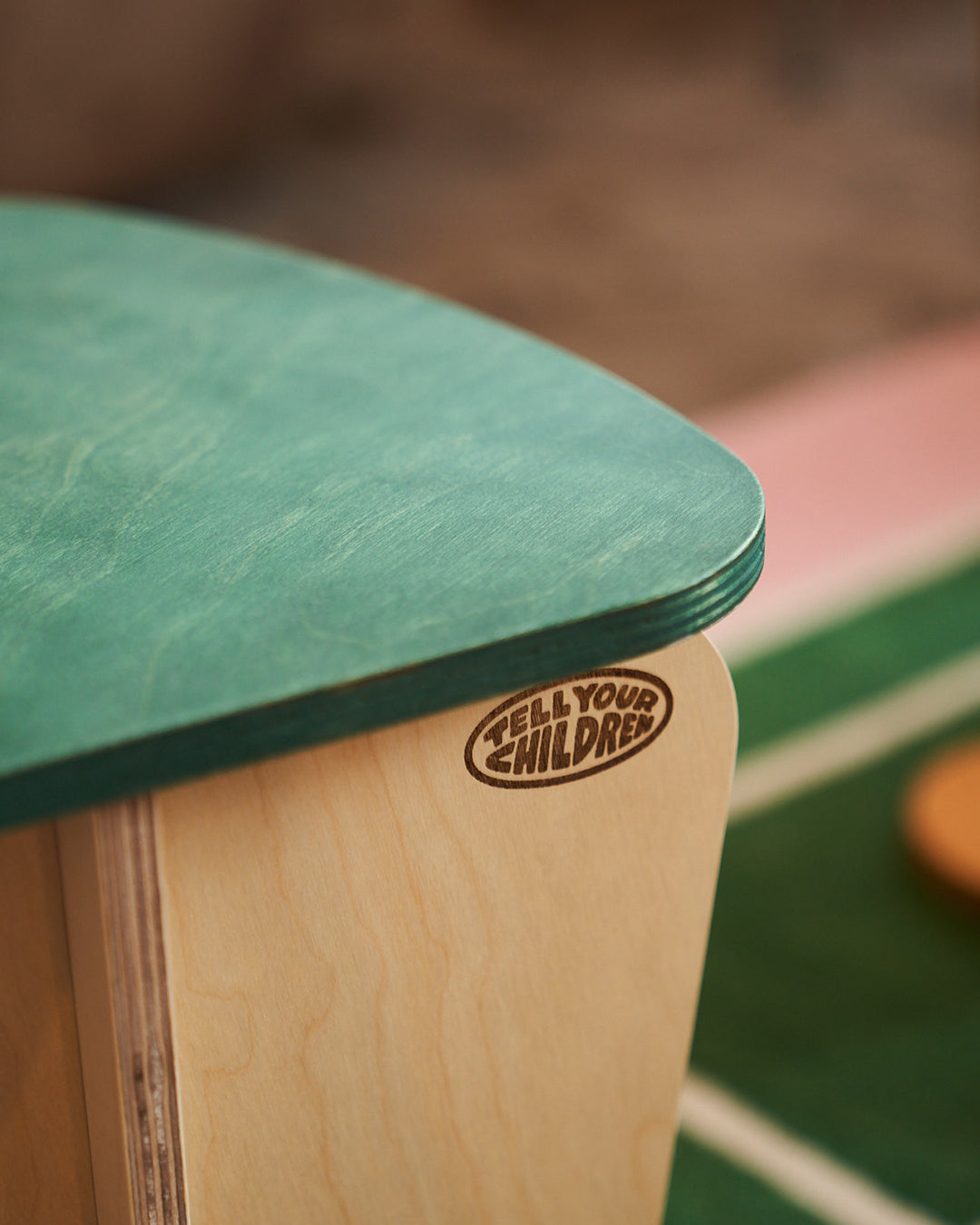 THE SEATING DUCK [ GREEN / RED ]