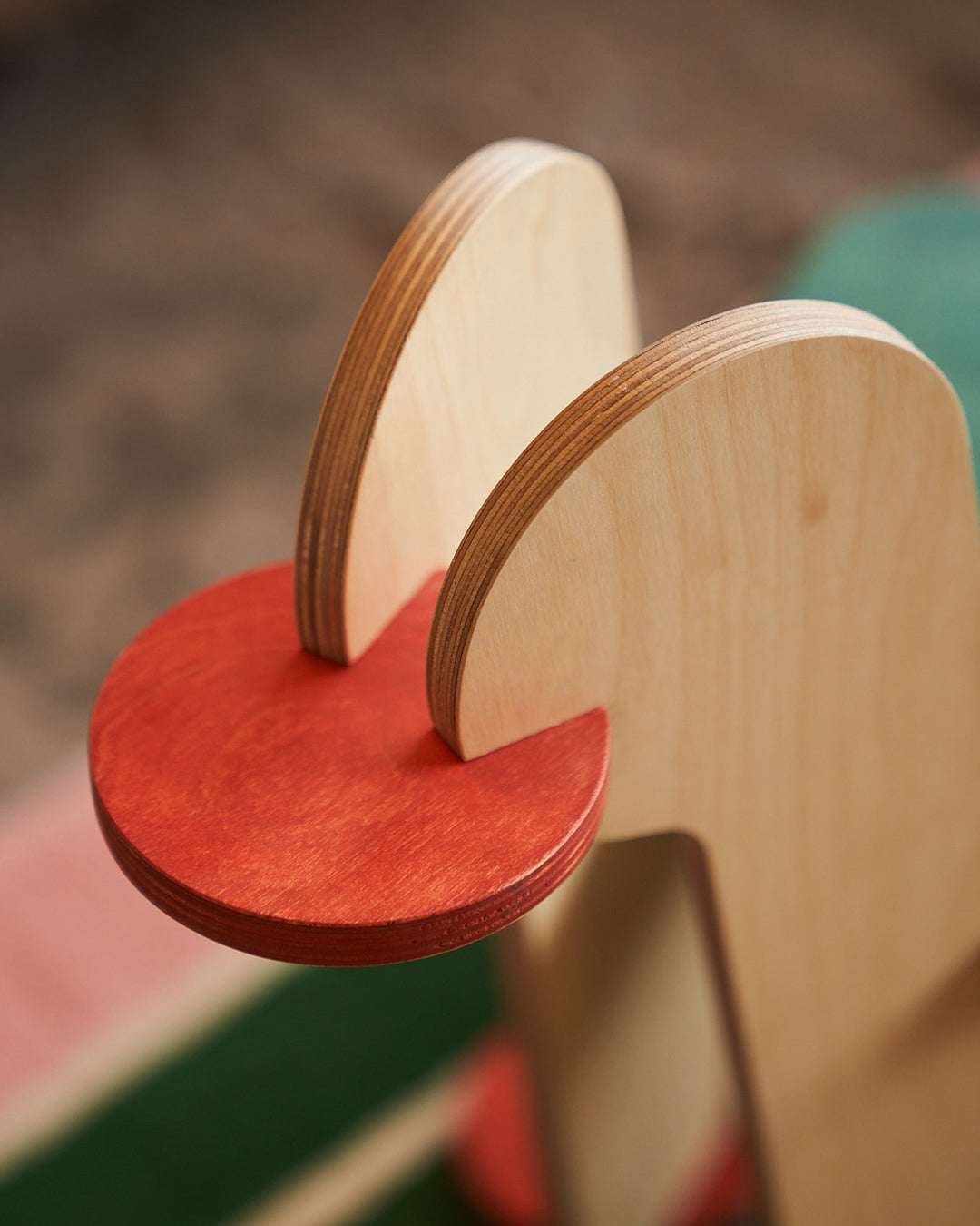 THE SEATING DUCK [ GREEN / RED ]